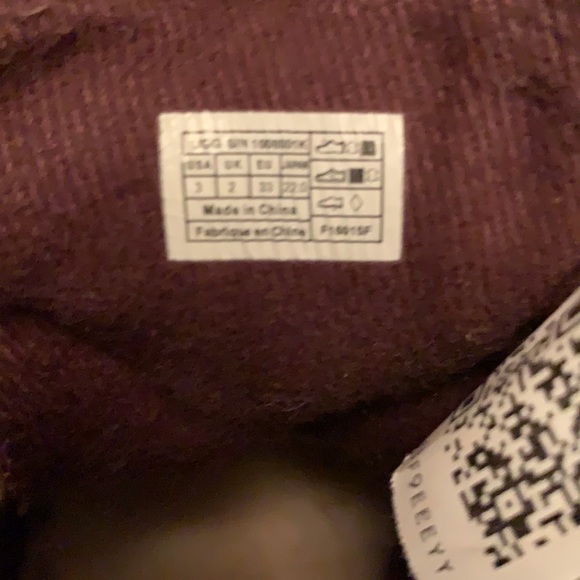 Boys Ugg Boots - Picture 4 of 5